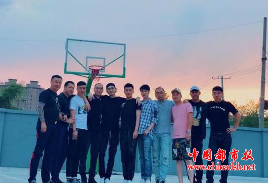 张翰晒与同学聚会